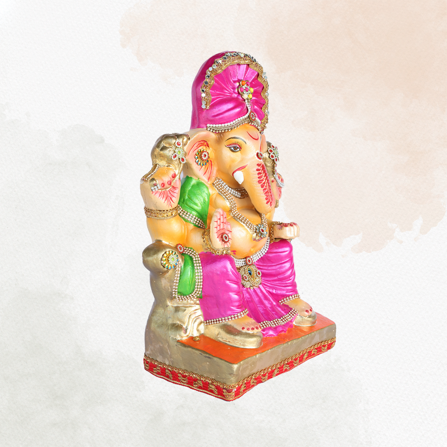 17 Inch – Seated Ganesha Idol in Rani Pink Attire | Eco-Friendly Shadu Mitti Murti with Fan-Style Pagdi & Kundan Jewelry